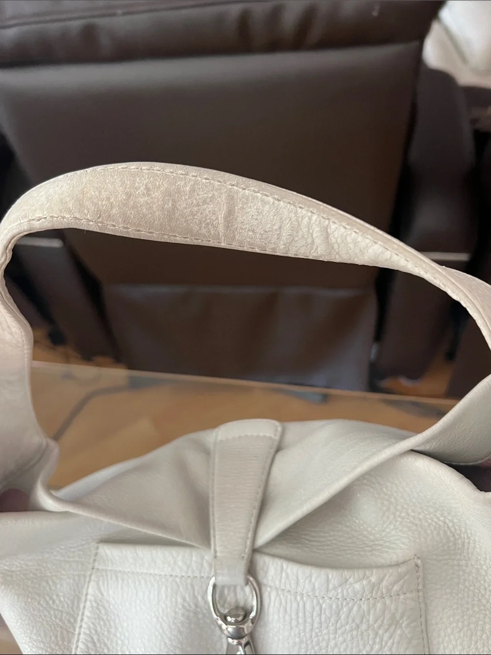 Dooney & Bourke Cream Leather Shoulder Hobo fair condition